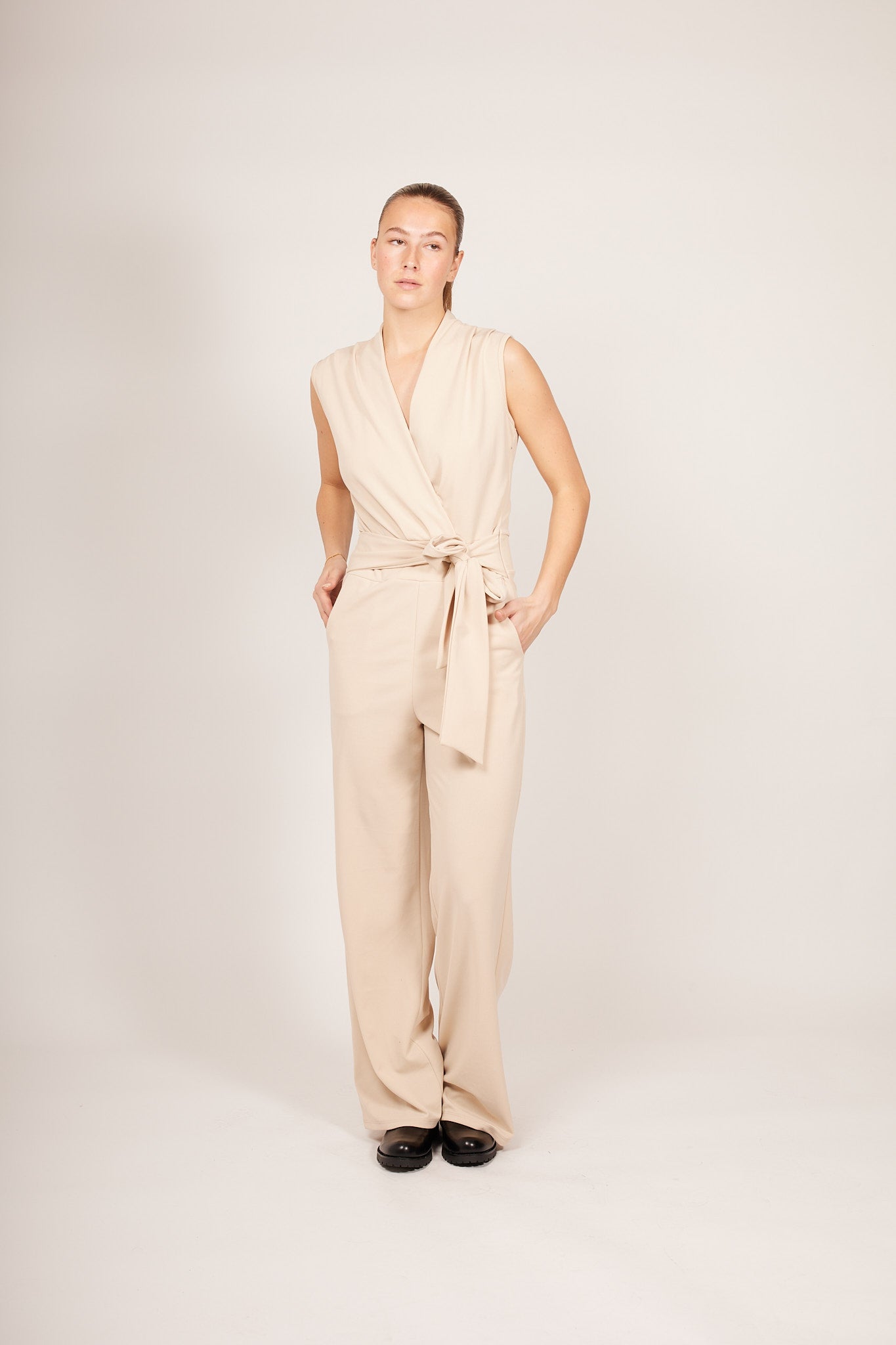 Mouwloze V-hals Jumpsuit