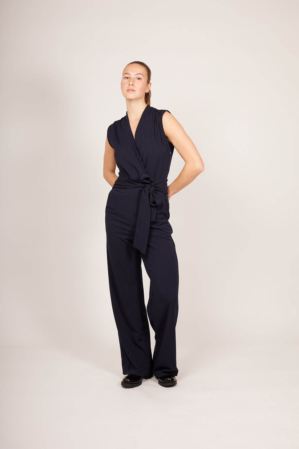 Mouwloze V-hals Jumpsuit