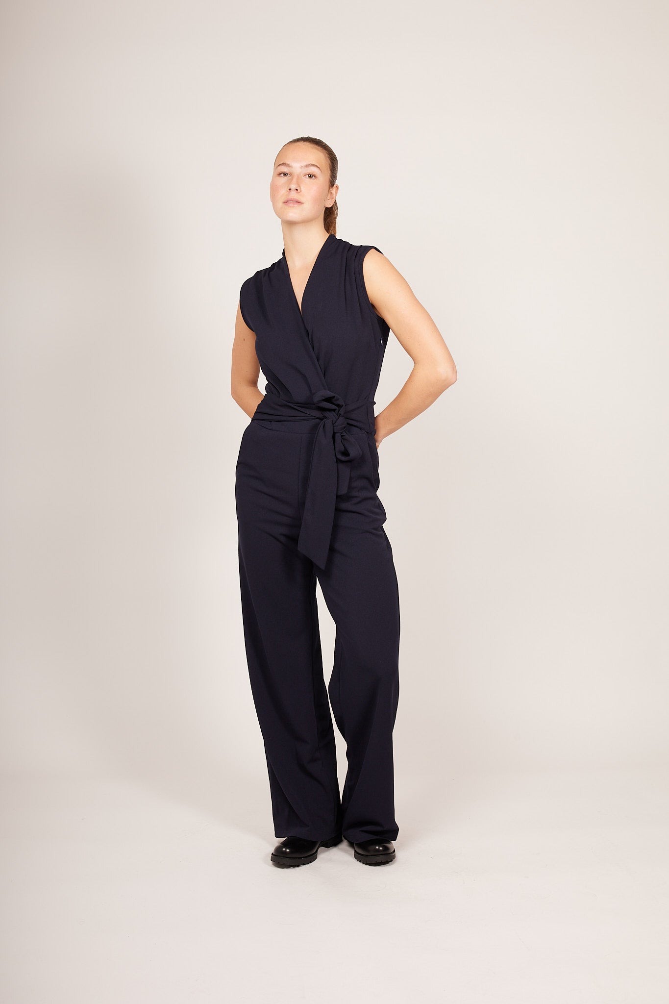 Mouwloze V-hals Jumpsuit