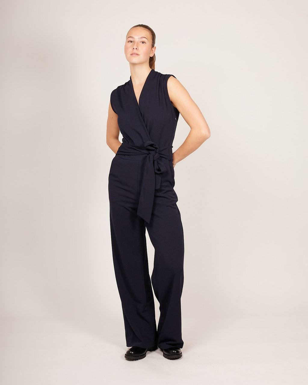 Mouwloze V-hals Jumpsuit